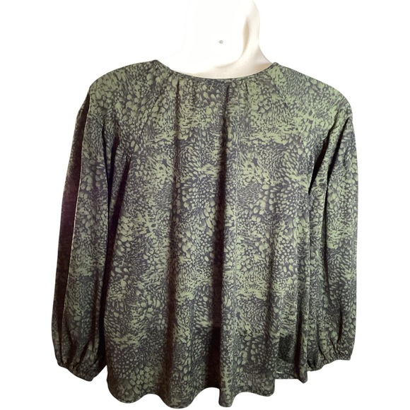 Ava & Viv Green Textured Blouse, Stretch, Plus Size 2X - Picture 2 of 6